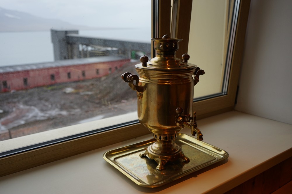 Samovar (tea boiler). (Thomas Nilsen/The Independent Barents Observer)