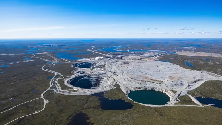 De Beers puts Canadian Snap Lake diamond mine up for sale