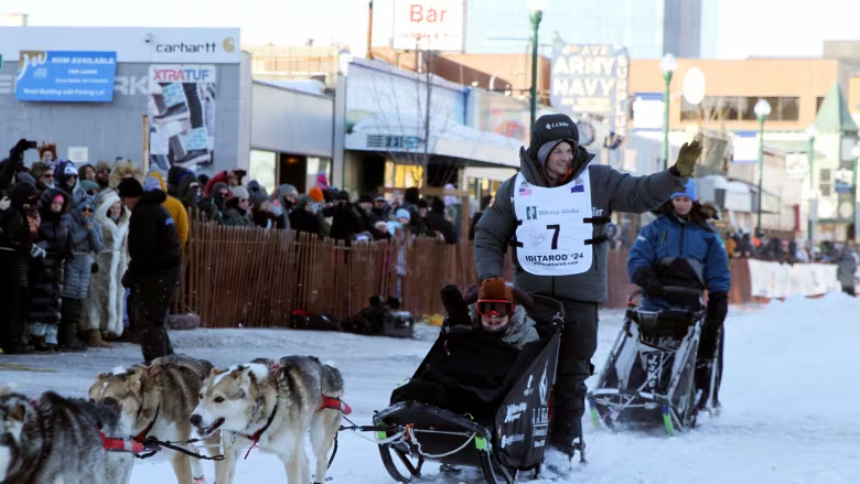 5time Iditarod champion shoots dead, guts moose during the annual sled