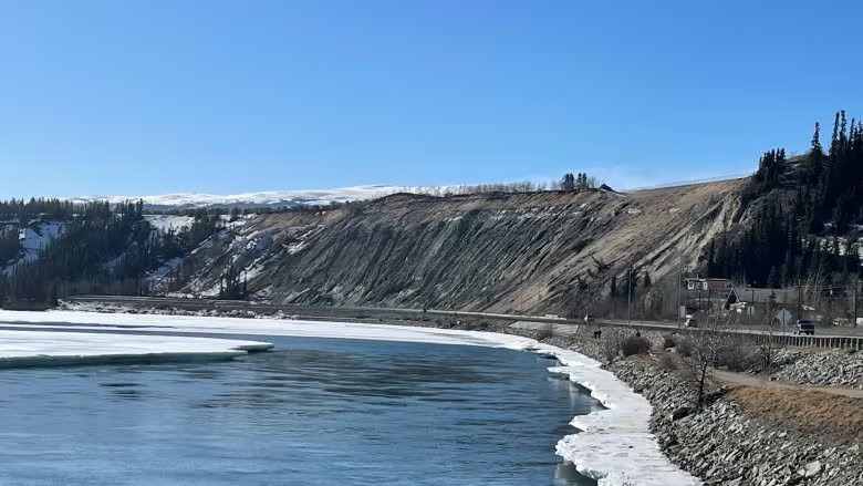 City to build 75-metre protective wall along base of Whitehorse escarpment