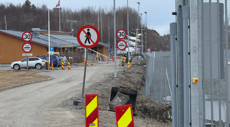 Preparing for trouble, Norway erects fence at exposed border sections