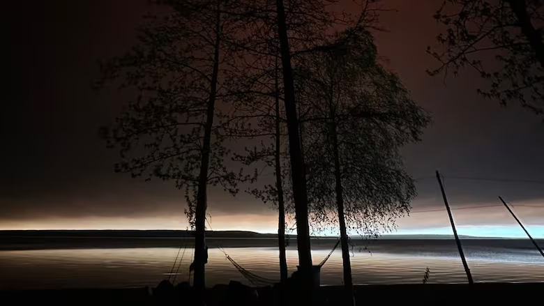 Sambaa K’e, N.W.T., on alert for possible evacuation as wildfires burn nearby
