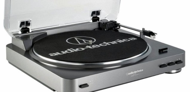 Audio Technica AT-LP60 Fully Automatic Belt Driven Turntable