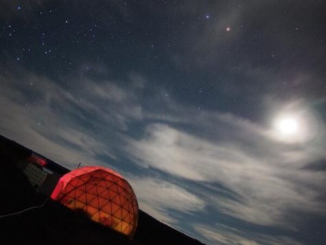 Le dôme HI-SEAS est à une altitude de 2 500 mètres sur le site d’une carrière abandonnée sur la pente nord du Mauna Loa (@rosslockwood/Twitter)