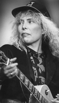 Joni Mitchell lors d'un concert à Toronto en 1983, son premier au Canada en près de dix ans.