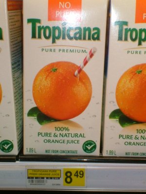 Prix du jus d'orange à Iqaluit, la capitale du Nunavut, sur une étagère d'une épicerie en 2008... Trois fois le prix.