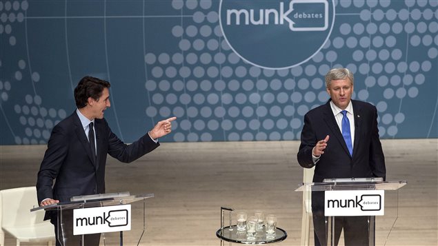 Justin Trudeau et Stephen Harper lors du débat Munk © PC/Nathan Denette