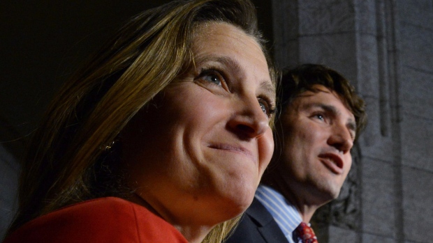 La ministre Freeland s'est exprimée ainsi mercredi, aux Philippines, au sommet de la Coopération économique Asie-Pacifique (APEC) pendant que le président des États-Unis, Barack Obama, invitait les pays à ratifier le Partenariat dès que possible.