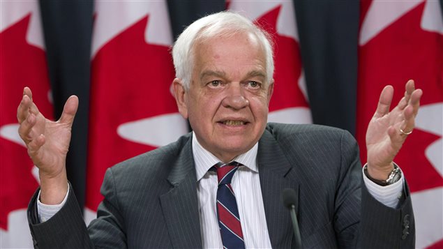 Le ministre McCallum a indiqué mercredi, en point de presse à Ottawa, que certains jours, trois avions arriveraient au pays alors que d’autres jours, il n’y en aurait aucun. Mais le gouvernement prévoit une moyenne de deux avions par jour au cours des deux prochaines semaines.