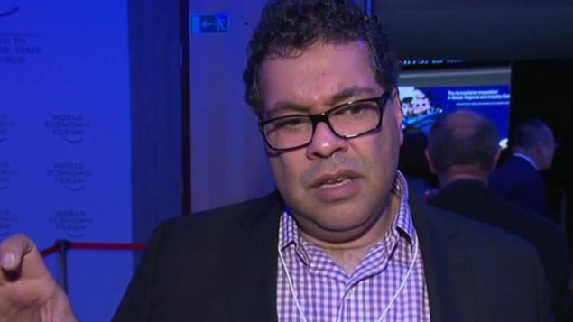 Selon Naheed Nenshi qui est le maire de Calgary, la capitale canadienne du pétrole, l’économie canadienne repose toujours trop sur les ressources naturelles.