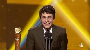 Le cinéaste québécois Xavier Dolan lors de la Soirée des Jutra en 2015, l'équivalent de la soirée des Oscars aux États-Unis. Photo