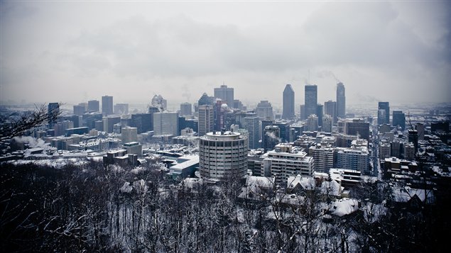 On place la probabilité qu'un séisme d'une magnitude de 7,1 touche la vallée du Saint-Laurent et la vallée de l'Outaouais au cours des 50 prochaines années dans une fourchette de 5 % à 15 %.