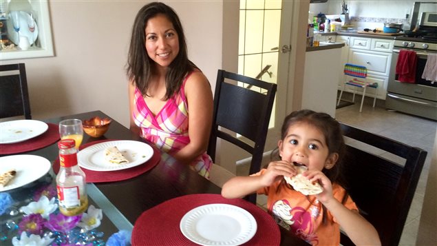 Lilibeth Mendoza et sa fille Isabella Photo : Radio-Canada