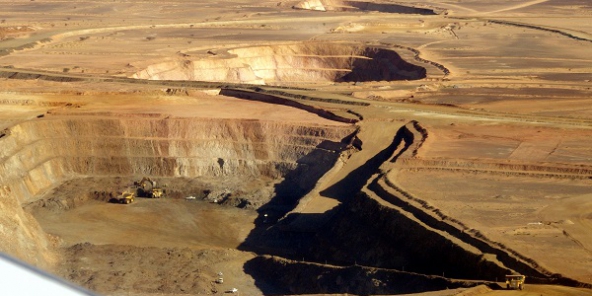 Exploitée depuis 2010 par la minière canadienne Kinross la mine Tasiast est l’une des principales mines d’or en Afrique de l’Ouest, avec des réserves prouvées et probables de quelque 260 tonnes