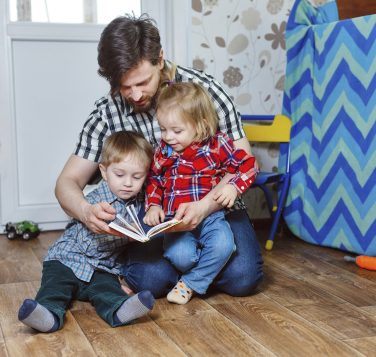 Le bonheur de lire avec ses enfants (IStock)