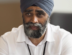 Le ministre de la Défense du Canada, Harjit Sajjan a déclaré que l’usage d’un tel langage était totalement inacceptable (Nathan Denette/Presse canadienne)