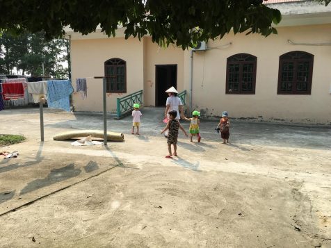 Orphelinat au Vietnam (Josiane Arsenault Dubé)
