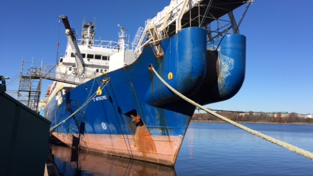 Le IT Intrepid amarré dans le port de Halifax en Nouvelle-Écosse (CBC)