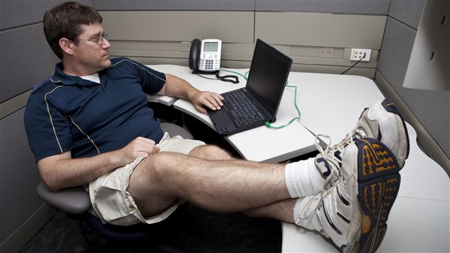 Un travailleur en culottes courtes Photo Credit: iStock