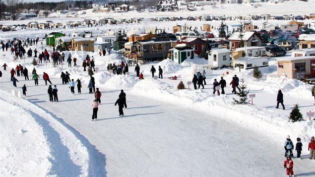 Village sur glace de Roberval au Québec dans la région du Lac Saint-Jean. Photo Credit: Radio-Canada