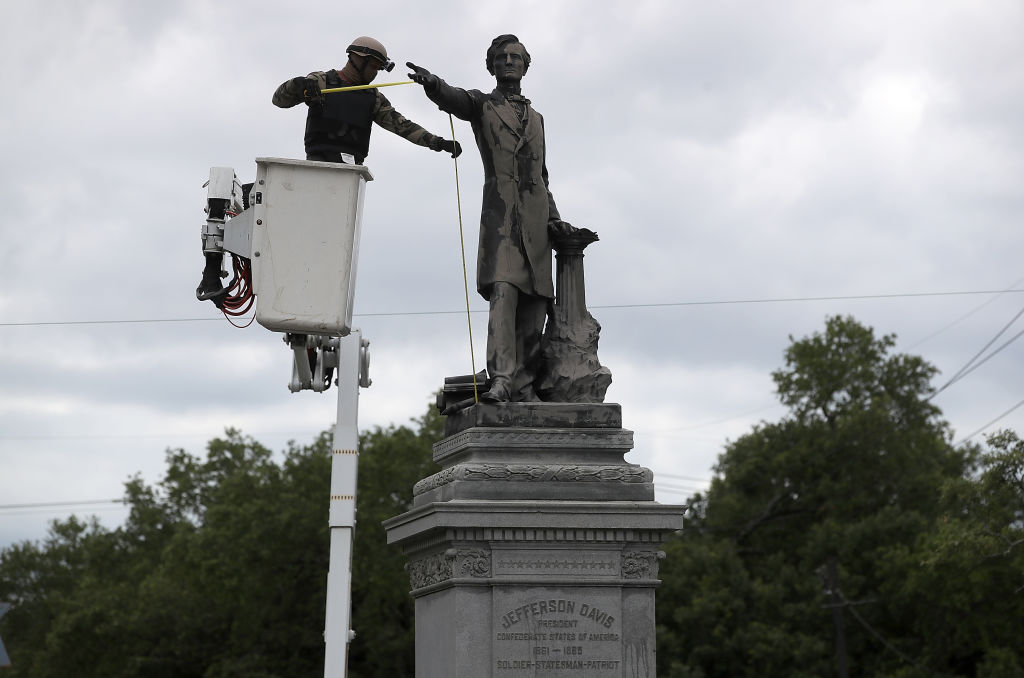Jefferson Davis est un personnage politique controversé dont une statue a été enlevée récemment de la place publique à La Nouvelle-Orléans, en Louisiane, au mois de mai dernier. Justin Sullivan/Getty Images)