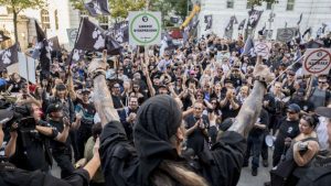 La Meute marche à Québec. Photo : Radio-Canada/Maxime Corneau