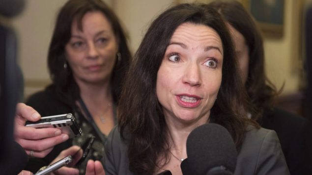 Pour Martine Ouellet, le turban et le kirpan que porte Jagmeet Singh servent à promouvoir sa religion. Photo : La Presse canadienne/Jacques Boissinot