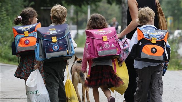 Ottawa présente l'allocation comme un outil-clé dans la lutte contre la pauvreté chez les enfants.