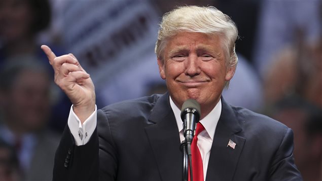 Trump dénonce l’ALENA lors d'un discours en avril dernier. Photo Credit: Reuters / Carlo Allegri