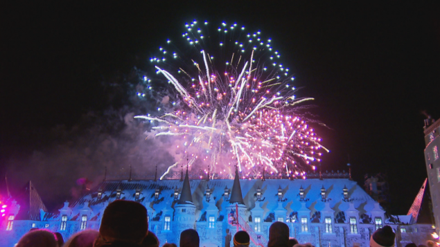 Les feux d'artifice pour souligner le Nouvel An à Québec. Photo : Radio-Canada