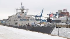 L'USS Little Rock est amarré dans le vieux port de Montréal, le dimanche 21 janvier 2018. LA PRESSE CANADIENNE / Graham Hughes