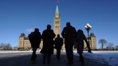Un projet pilote sur le recrutement sans nom n'a révélé aucun signe de discrimination à l'encontre des demandeurs d'emploi ayant des noms à consonance ethnique. (Sean Kilpatrick / Presse canadienne)