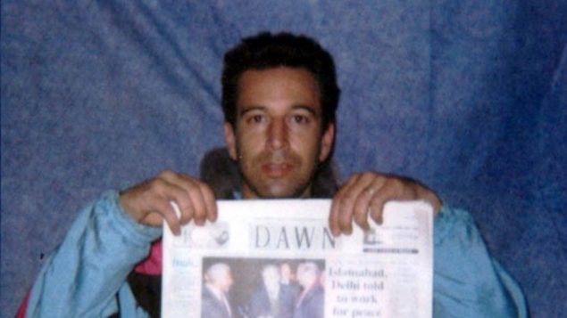 Daniel Pearl alors qu'il était kidnapé AP