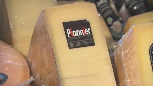 Le fromage Pionnier, de la Fromagerie Nouvelle-France et de la Fromagerie du Presbytère, a été sacré meilleur fromage du Québec en 2017. Photo : Radio-Canada