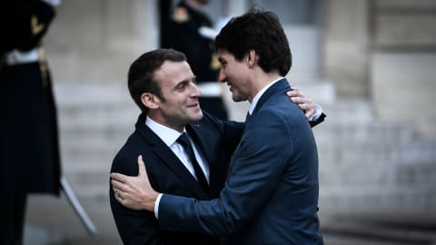 Le premier ministre canadien Justin Trudeau et le président français Emmanuel Macron, lundi, à l'Élysée. Photo : Radio-Canada