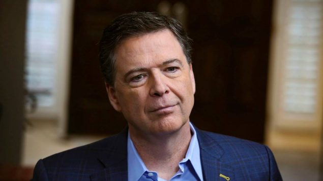 Dans cette image publiée par ABC News, l'ancien directeur du FBI James Comey apparaît lors d'une interview avec George Stephanopoulos qui sera diffusée dimanche sur ABC. (Ralph Alswang / ABC / Associated Press)