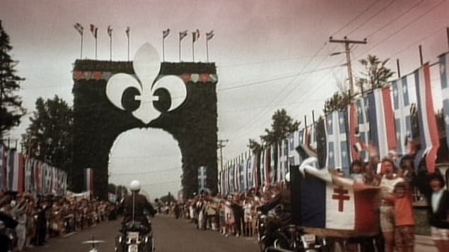 L'arc de triomphe construit spécialement pour la venue de Charles de Gaulle au Québec Photo : Jean-Claude Labrecque