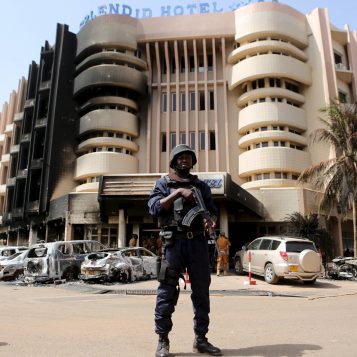 En mission humanitaire - Épisode 7 : En mission au Burkina Faso, pays des Africains intègres