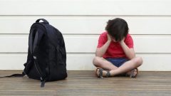 Les intimidateurs visent généralement ceux qui sont différents (poids, accent, vêtements...) - Photo : iStock