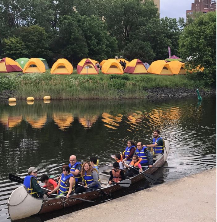Initiation au rabaska sur le canal Lachine à Montréal - Photo : Houria Kechida