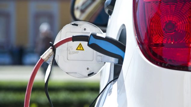 Si le gouvernement fédéral offre 5000$ pour l'achat d'une voiture électrique, le gouvernement provincial rajoute 3000$ comme incitatif - Photo : iStock