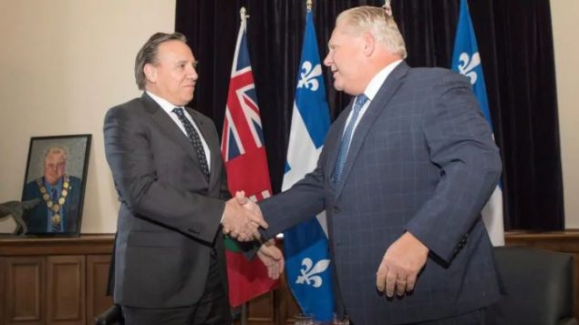 Les premiers ministres François Legault (à gauche) et Doug Ford lors d'une rencontre à Toronto en novembre 2018 - La Presse Canadienne / Chris Young