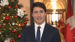 « De notre famille à la vôtre, Hadrien, Ella-Grace, Xavier, Sophie et moi vous souhaitons un joyeux Noël et une très bonne année 2020. », Justin Trudeau - Photo : Twitter/PM