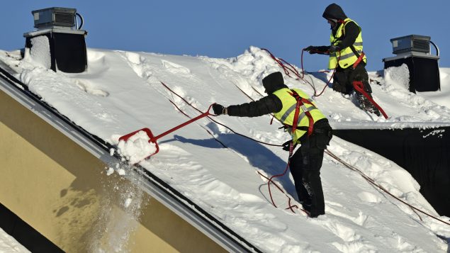 Déneiger sa toiture : attention aux risques! – RCI