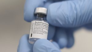 Justin Trudeau, le premier ministre du Canada, avait annoncé en début de semaine que le Canada allait recevoir 249.000 doses du vaccin de Pfizer/BioNTech d'ici la fin décembre - Photo : Liam McBurney / Pool via AP