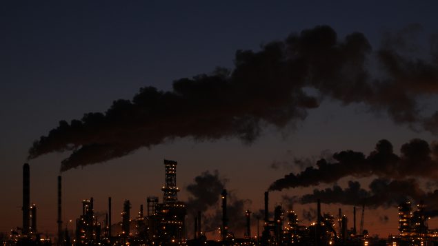 À partir de 2023, la taxe sur le carbone au Canada augmentera de 15 dollars annuellement pour atteindre 170 dollars en 2030. Elle devrait atteindre 50 dollars en 2022 - Reuters / Dan Riedlhuber