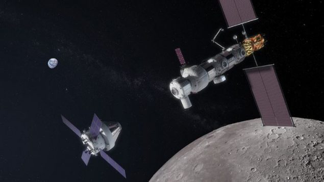 Le vaisseau spatial Orion s'approchant de la station spatiale lunaire Gateway - Illustration - (Source : NASA.)