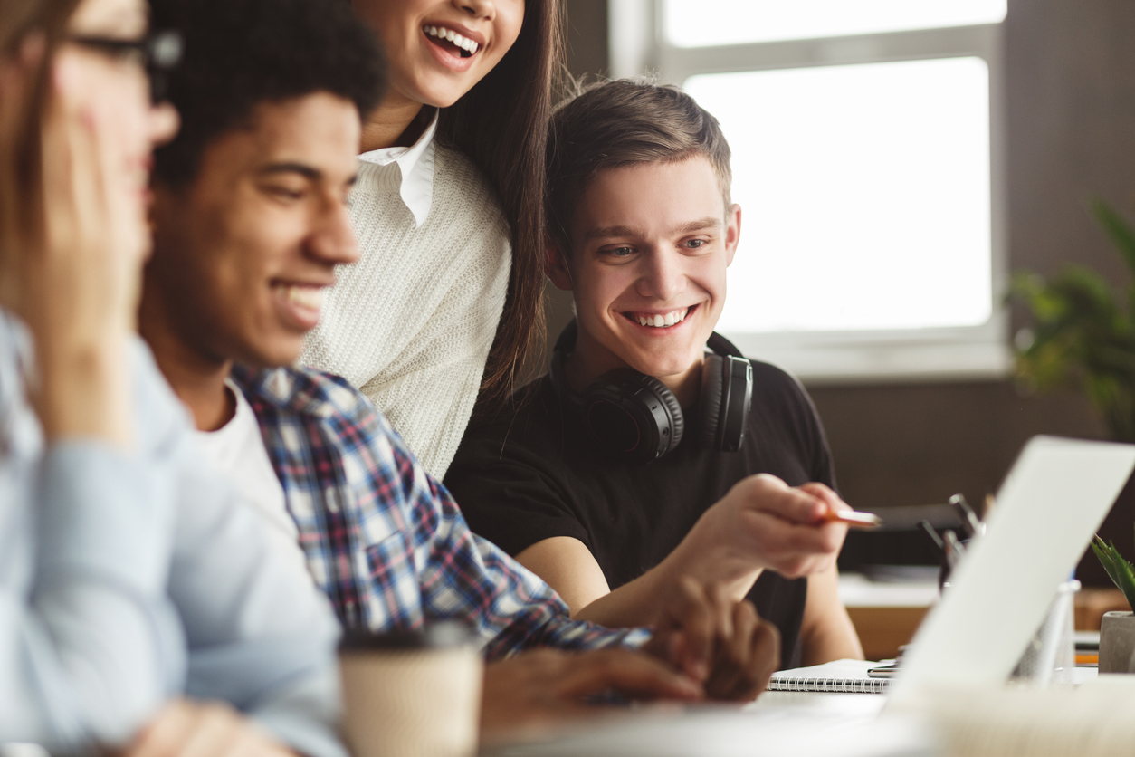 Ils Mettent Les étudiants Au Travail En 8 Lettres