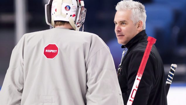 Âgé de 47 ans, Dominique Ducharme assurait les fonctions d'entraîneur adjoint depuis 2018 - La Presse Canadienne / Nathan Denette