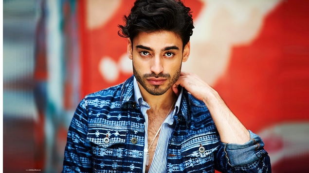 Pour Jade Hassouné, le Montréalais né au Liban, chanter en français est une façon de renouer avec la ville dans laquelle il a grandi et étudié le théâtre - Photo : David Leyes / Soumise par l'artiste